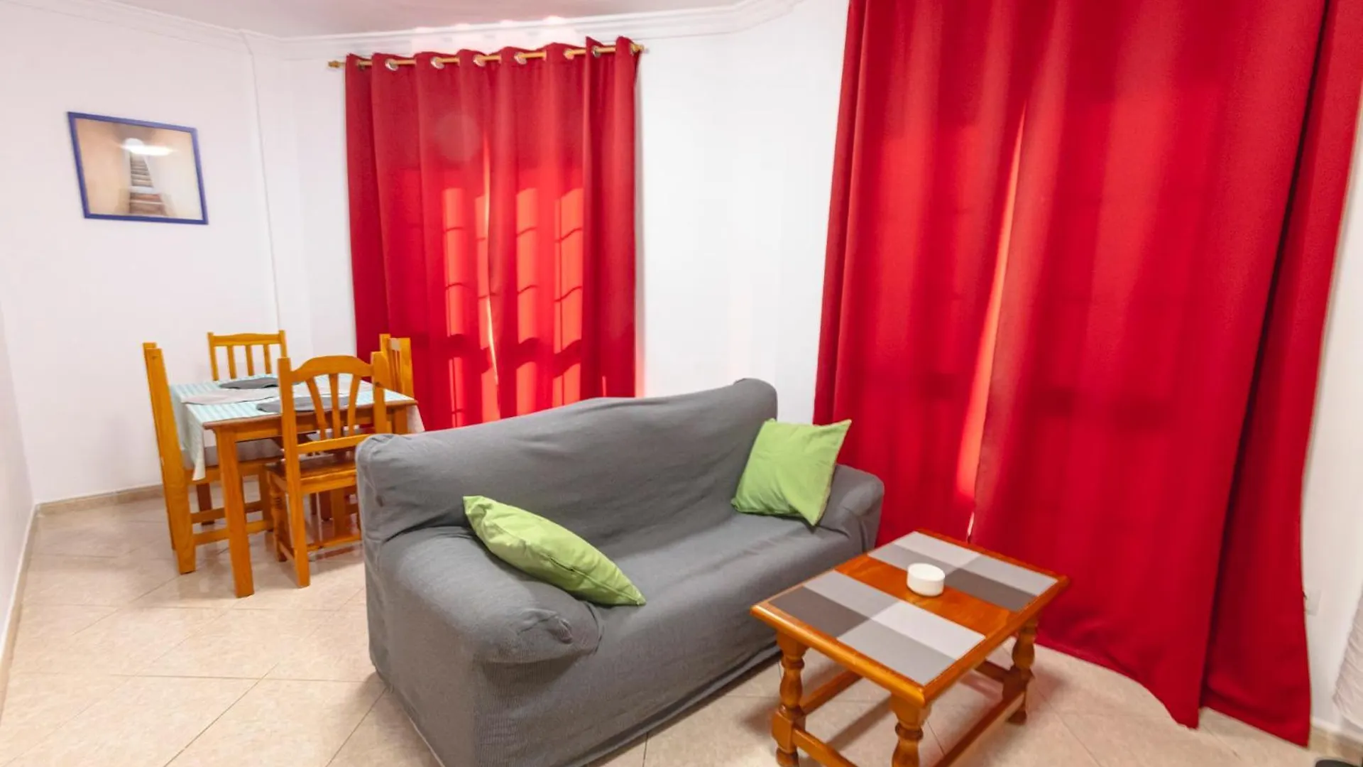 Apartamento Junto La Playa 格兰塔拉雅 0*,